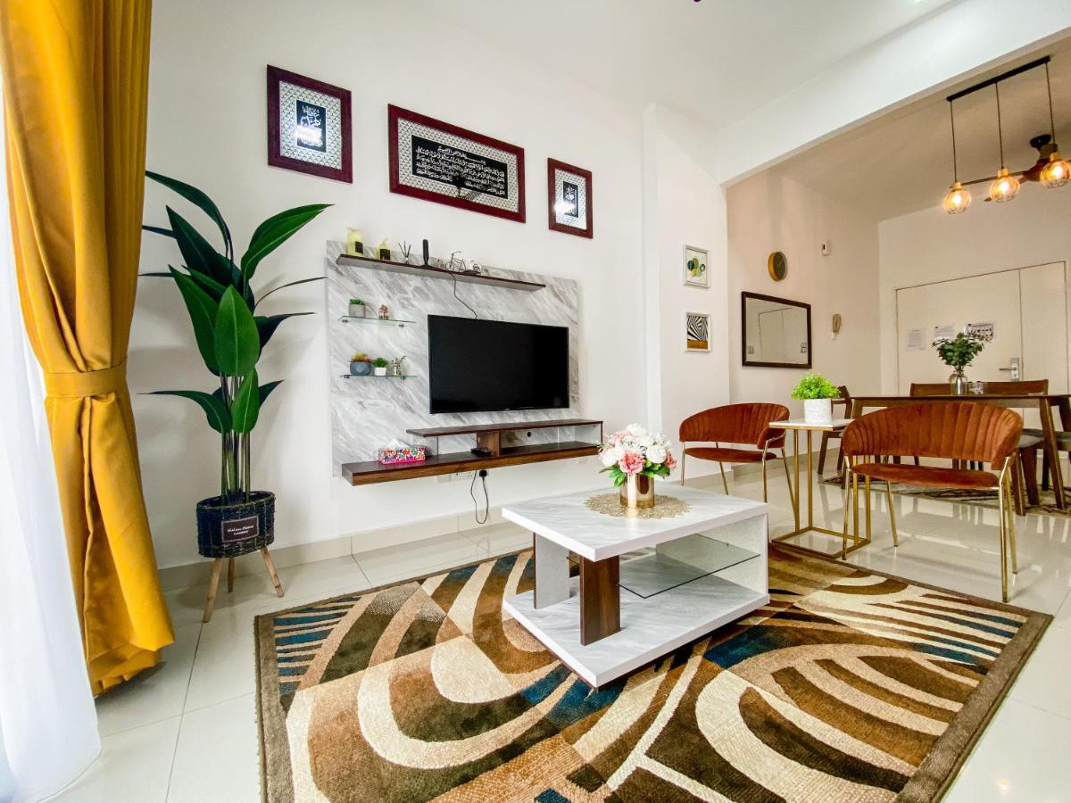 Tamu Place 3-Bedroom Serviced Apartment With Pool 瓜拉丁加奴 外观 照片